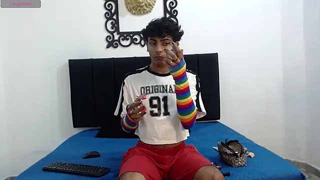 Snapshot of SinBoy_ chatting on 04-28-26, 12:42 SinBoy online show from 04-28-26, 12:42