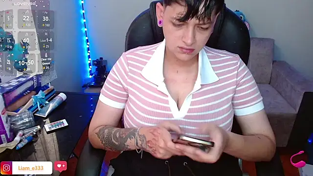 Snapshot of Liam_iker chatting on 07-16-26, 07:55 Liam iker online show from 07-16-26, 07:55