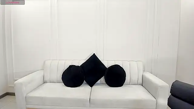 Snapshot of PaulineSanz chatting on 05-30-26, 07:08 PaulineSanz online show from 05-30-26, 07:08