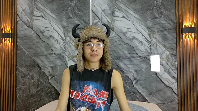 Snapshot of NoahWalker__ chatting on 05-02-26, 11:15 NoahWalker online show from 05-02-26, 11:15