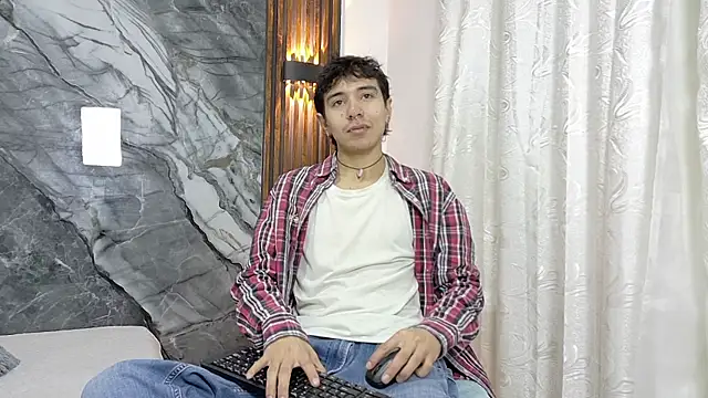 NoahWalker   online show from 07-21-26, 11:00