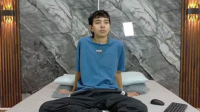 NoahWalker   online show from 07-20-26, 11:12