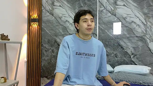 NoahWalker   online show from 07-07-26, 11:25