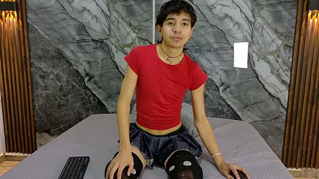 Snapshot of NoahWalker__ chatting on 05-22-26, 11:19 NoahWalker online show from 05-22-26, 11:19