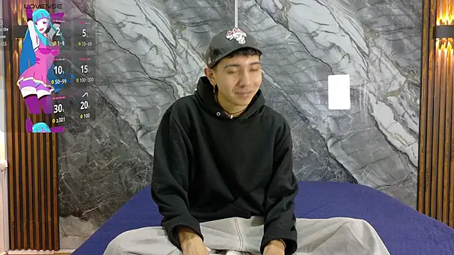 Snapshot of NoahWalker__ chatting on 06-08-26, 11:11 NoahWalker online show from 06-08-26, 11:11