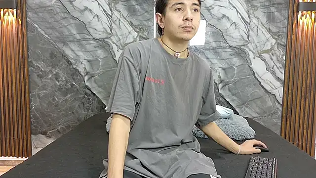 NoahWalker   online show from 07-17-26, 11:07