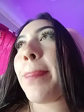 Snapshot of Sophie_col chatting on 05-17-26, 01:11 Sophie col online show from 05-17-26, 01:11
