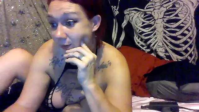 Snapshot of gagqueen2026 chatting on 06-12-26, 03:48 gagqueen2026 online show from 06-12-26, 03:48