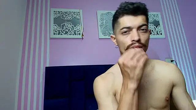 taylor Stele online show from 07-28-26, 03:25