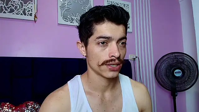 taylor Stele online show from 07-11-26, 09:04