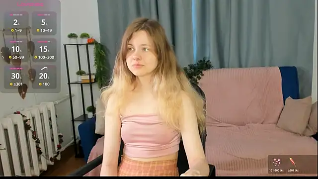 Snapshot of Glitch_Doll chatting on 06-15-26, 05:51 Glitch Doll online show from 06-15-26, 05:51