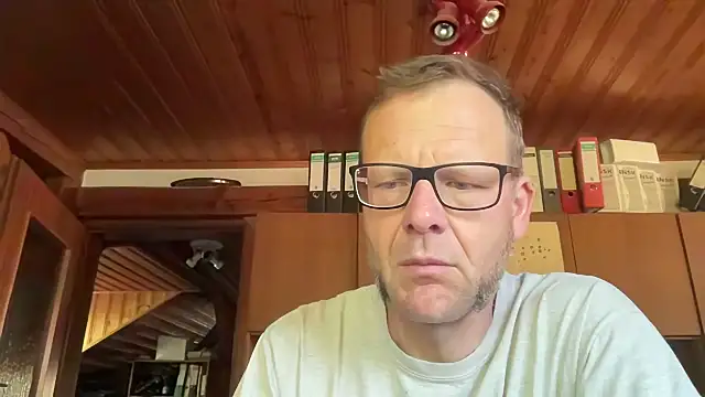 Snapshot of o_florian_o1 chatting on 05-26-26, 05:16 o florian o1 online show from 05-26-26, 05:16