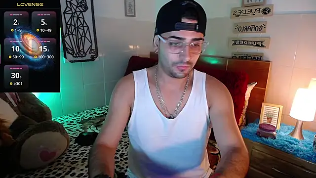 Snapshot of andders_ chatting on 06-02-26, 04:29 andders online show from 06-02-26, 04:29