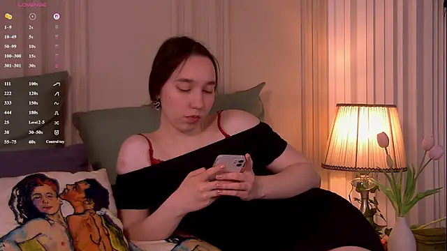 Snapshot of Suzaneey chatting on 04-30-26, 08:57 Suzaneey online show from 04-30-26, 08:57