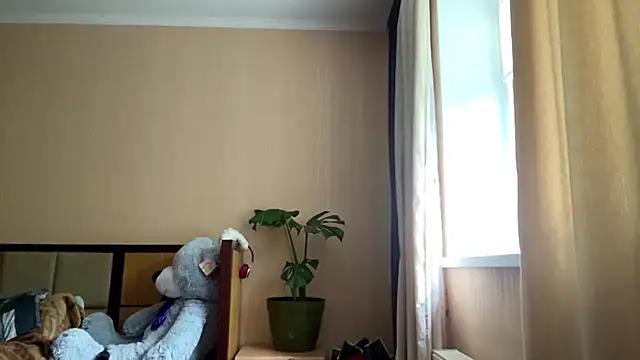 Snapshot of selianderol chatting on 05-25-26, 01:10 selianderol online show from 05-25-26, 01:10