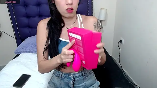 Snapshot of lunadreadd chatting on 04-28-26, 10:36 lunadreadd online show from 04-28-26, 10:36