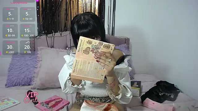 Snapshot of barbie_pym chatting on 06-18-26, 12:32 barbie pym online show from 06-18-26, 12:32