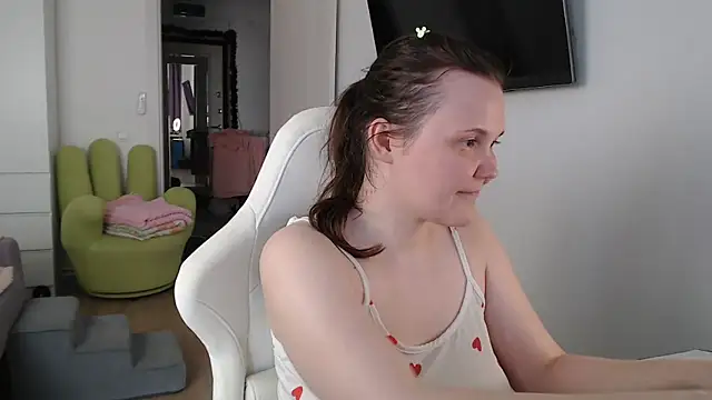 Snapshot of Nodarell chatting on 05-11-26, 02:45 Nodarell online show from 05-11-26, 02:45