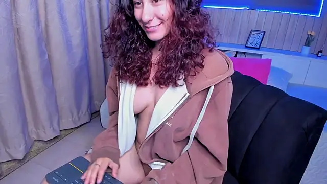 Naughty Kat  online show from 06-05-26, 06:52