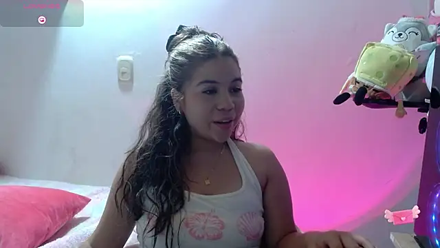 Snapshot of M1la_18 chatting on 05-30-26, 03:46 M1la 18 online show from 05-30-26, 03:46