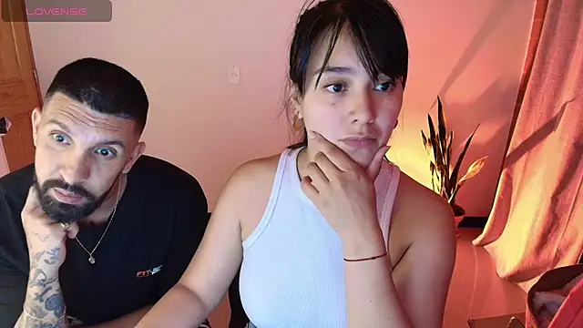 Snapshot of Alyssa_and_DAngelo chatting on 04-30-26, 01:45 Alyssa and DAngelo online show from 04-30-26, 01:45