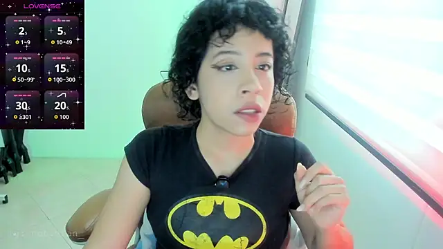 Snapshot of Laena_Castillo chatting on 05-23-26, 02:27 Laena Castillo online show from 05-23-26, 02:27