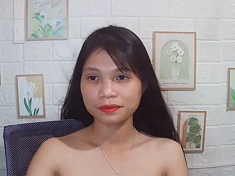-Lucie-e online show from 06-08-26, 02:01