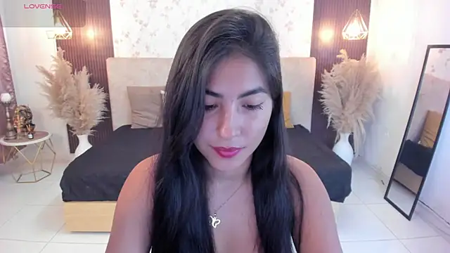 Snapshot of emy__ly chatting on 05-11-26, 02:45 emy ly online show from 05-11-26, 02:45