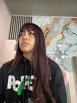 kira ec online show from 06-15-26, 03:34