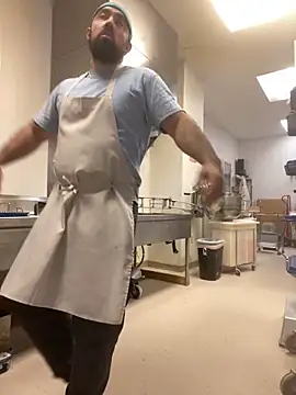 Snapshot of uceybaker chatting on 04-16-26, 02:34 uceybaker online show from 04-16-26, 02:34