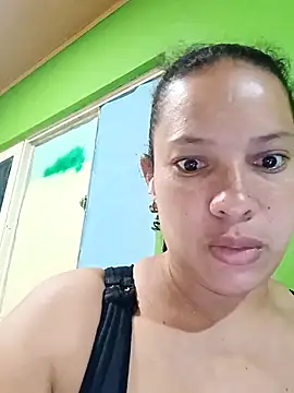 Snapshot of DivaCaliente1 chatting on 05-11-26, 03:19 DivaCaliente1 online show from 05-11-26, 03:19