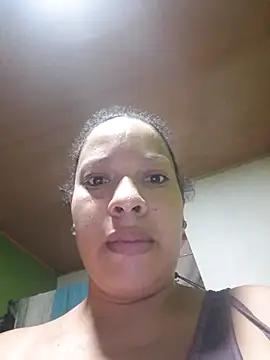 Snapshot of DivaCaliente1 chatting on 05-09-26, 04:43 DivaCaliente1 online show from 05-09-26, 04:43