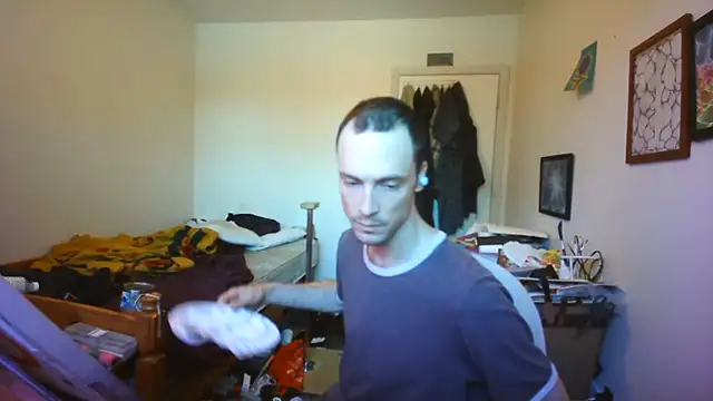 Snapshot of JohnnyMoves chatting on 07-14-26, 05:41 JohnnyMoves online show from 07-14-26, 05:41