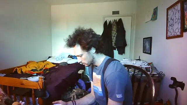 Snapshot of JohnnyMoves chatting on 06-06-26, 03:50 JohnnyMoves online show from 06-06-26, 03:50