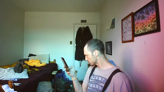 Snapshot of JohnnyMoves chatting on 06-25-26, 06:02 JohnnyMoves online show from 06-25-26, 06:02