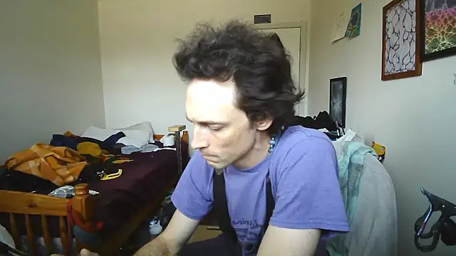 Snapshot of JohnnyMoves chatting on 05-17-26, 07:25 JohnnyMoves online show from 05-17-26, 07:25
