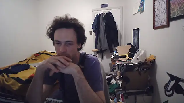 Snapshot of JohnnyMoves chatting on 05-19-26, 04:08 JohnnyMoves online show from 05-19-26, 04:08