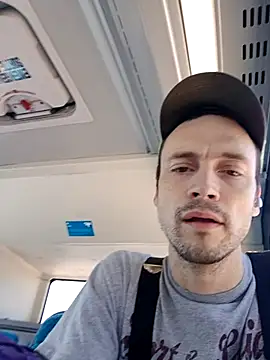 Snapshot of JohnnyMoves chatting on 07-19-26, 05:42 JohnnyMoves online show from 07-19-26, 05:42