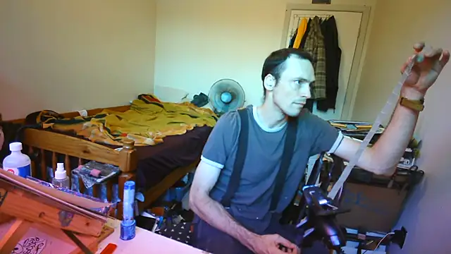 Snapshot of JohnnyMoves chatting on 08-07-26, 08:04 JohnnyMoves online show from 08-07-26, 08:04