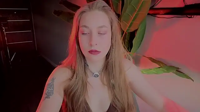 Snapshot of ShowmeYourfetish chatting on 05-21-26, 04:32 ShowmeYourfetish online show from 05-21-26, 04:32
