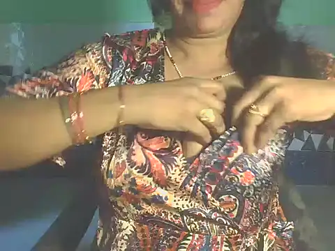 Snapshot of Hotty_Bhabhi1 chatting on 06-04-26, 06:07 Hotty Bhabhi1 online show from 06-04-26, 06:07