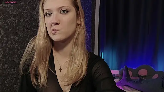 Lina Wi online show from 05-26-26, 08:18