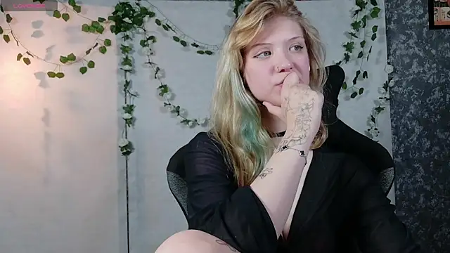 Lina Wi online show from 07-02-26, 03:23