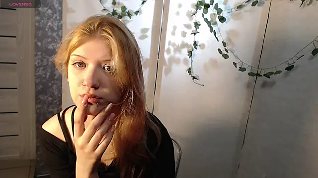 Lina Wi online show from 04-25-26, 08:06