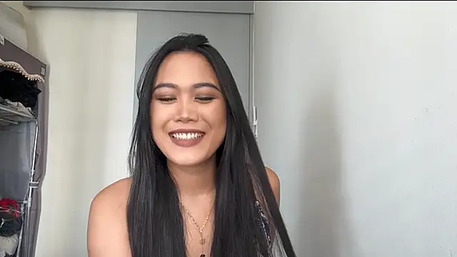 MaggieCahue online show from 04-18-26, 05:21