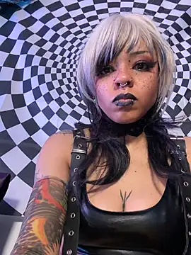 Snapshot of nerdyhotgoth chatting on 05-19-26, 02:35 nerdyhotgoth online show from 05-19-26, 02:35