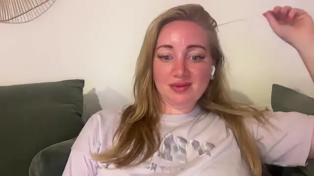 arielsweetieee online show from 07-04-26, 09:41