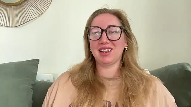 arielsweetieee online show from 06-11-26, 06:21