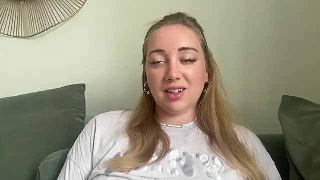 arielsweetieee online show from 07-15-26, 08:43