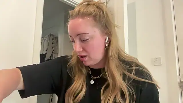 arielsweetieee online show from 06-10-26, 02:18